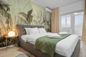 High-end Apartment with Panoramic View, Parking & Pool